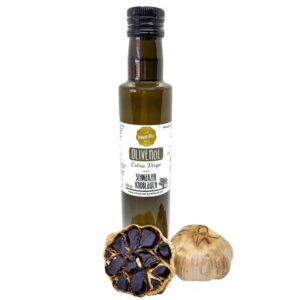 Olivenöl extra vergine mit schwarzem Knoblauch